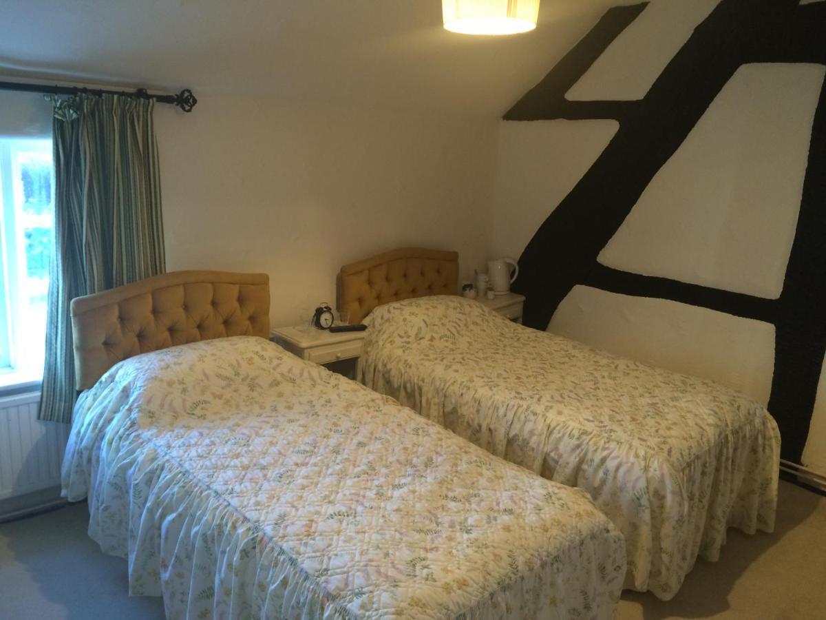 White Horse Inn Pulverbatch Church Pulverbatch 外观 照片